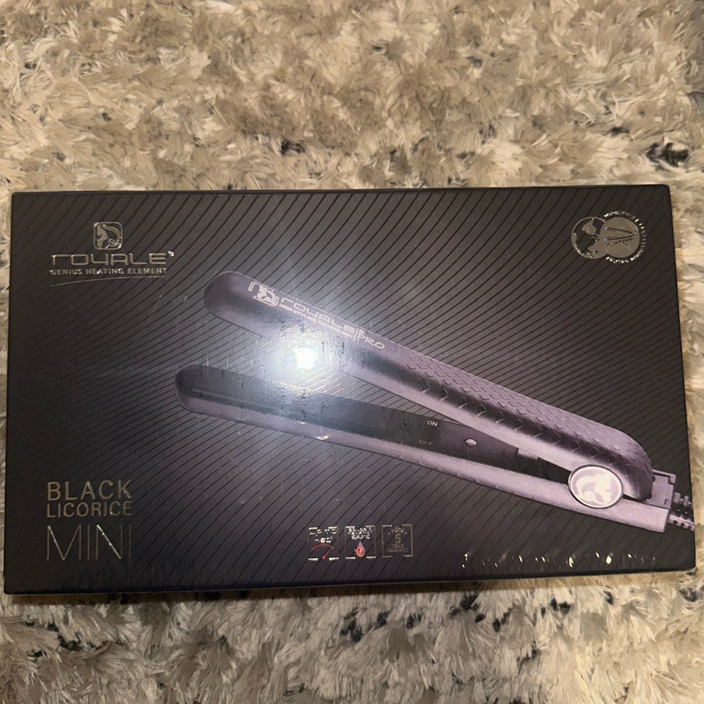 Black Licorice Mini Hair Straightener